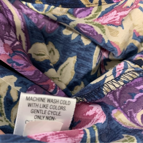 Croft Barrow Blouse Woman 2X Purple Floral Button Up Roll Tab Casual Office Work - Picture 9 of 9